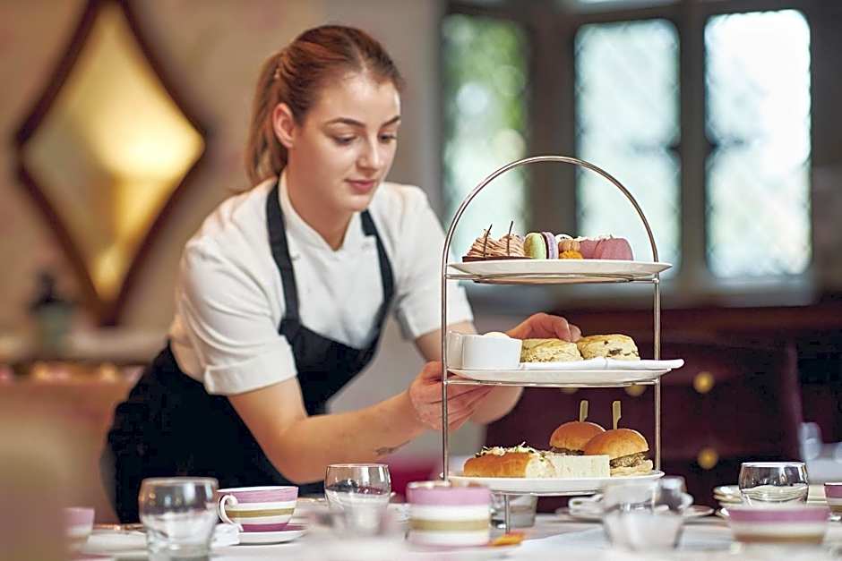 Great Fosters - Near Windsor