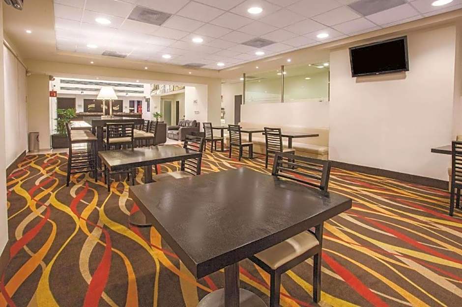 La Quinta Inn & Suites by Wyndham San Luis Potosi