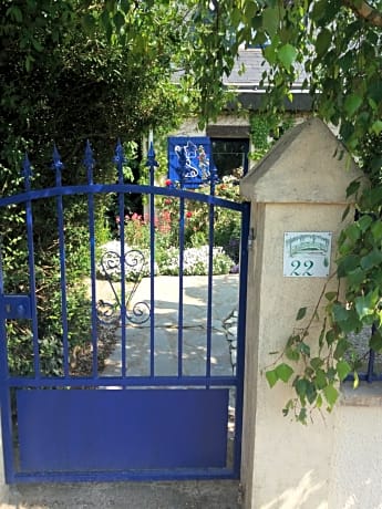 Les Mouettes 1 gite et 4 chambres d hote, jardin ,bords de Loire