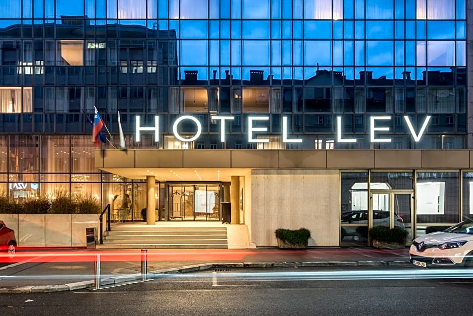 Hotel Lev