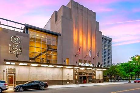 Cambria Hotel Detroit Downtown