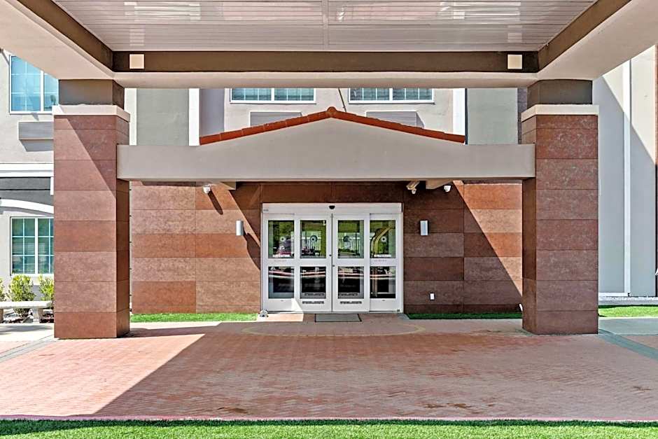 La Quinta Inn & Suites by Wyndham Raymondville