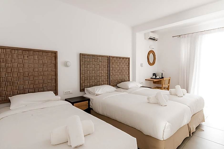 Super Paradise Hotel