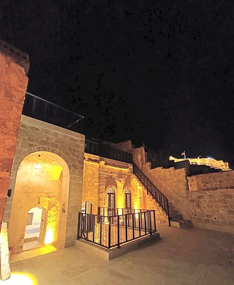 TUĞMANER  Small House AJAR