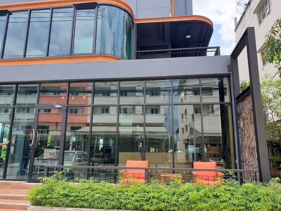 The Bedrooms Maeklong and Services Apartment