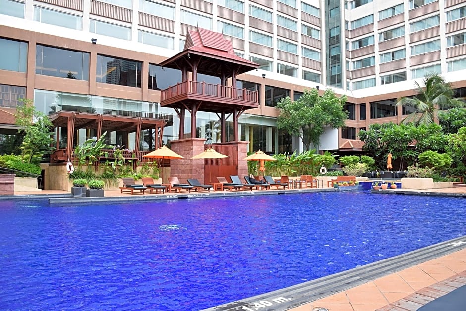 Ramada Plaza by Wyndham Bangkok Menam Riverside