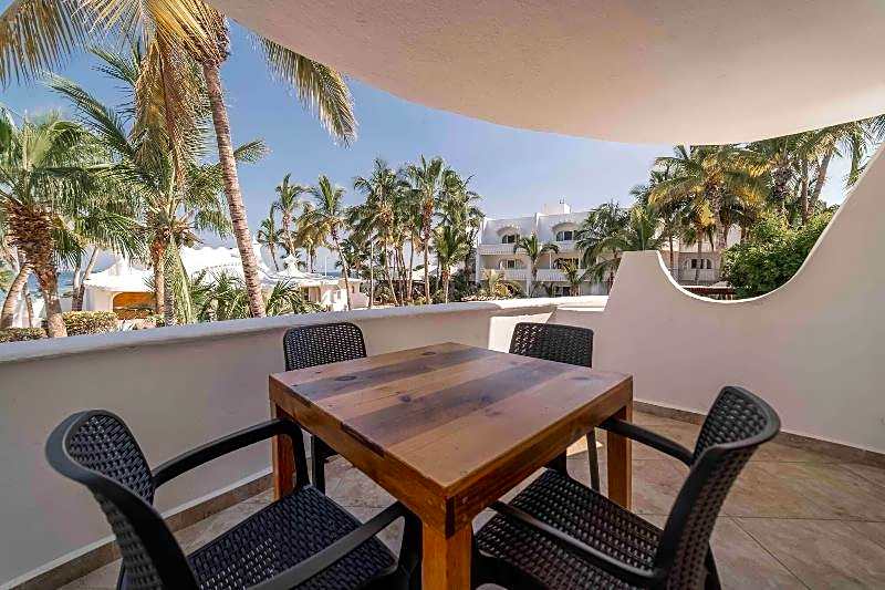 Club el Moro Hotel Suites