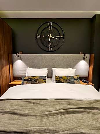 Panoramic Deluxe King Room