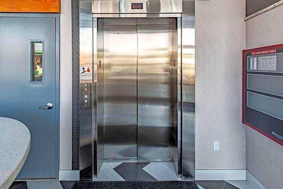 Umbrella Hotel Brooklyn