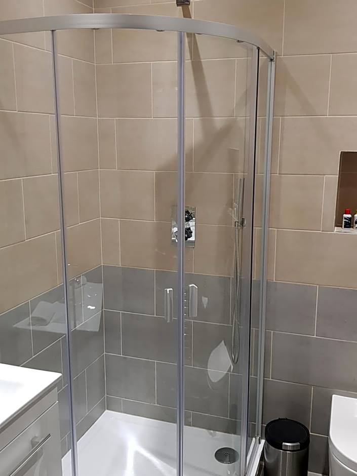 Stonecross Manor Hotel