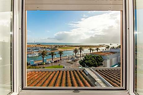 A38 - Rising Sun Top-Floor Flat