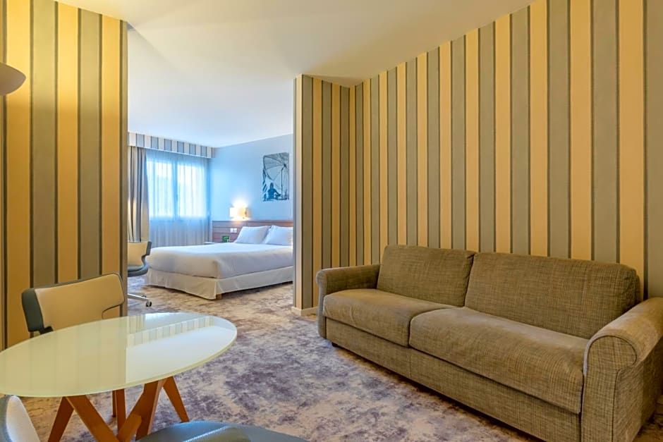 Holiday Inn Resort Nice Port St Laurent By IHG