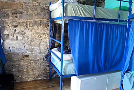 Single Bed in Mixed Dormitory Room