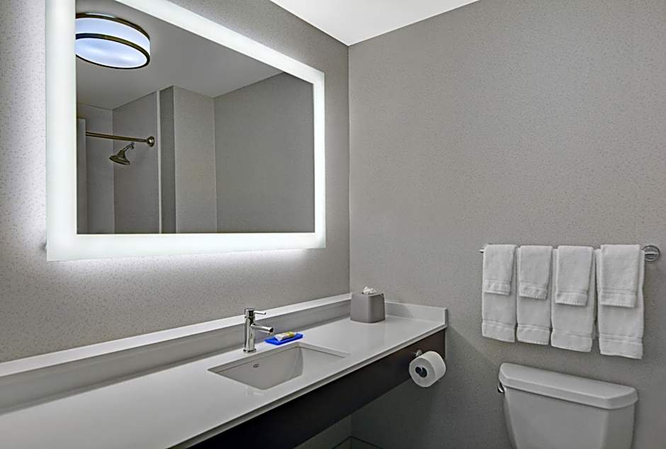 Holiday Inn Express Atmor By IHG