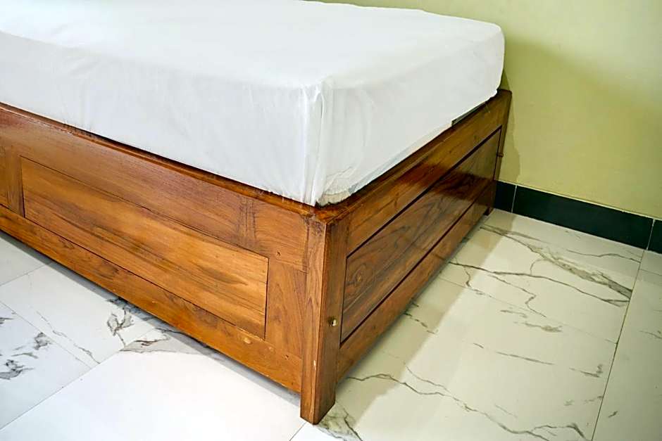 OYO Life 92922 Kost Bu Mala 1 Syariah