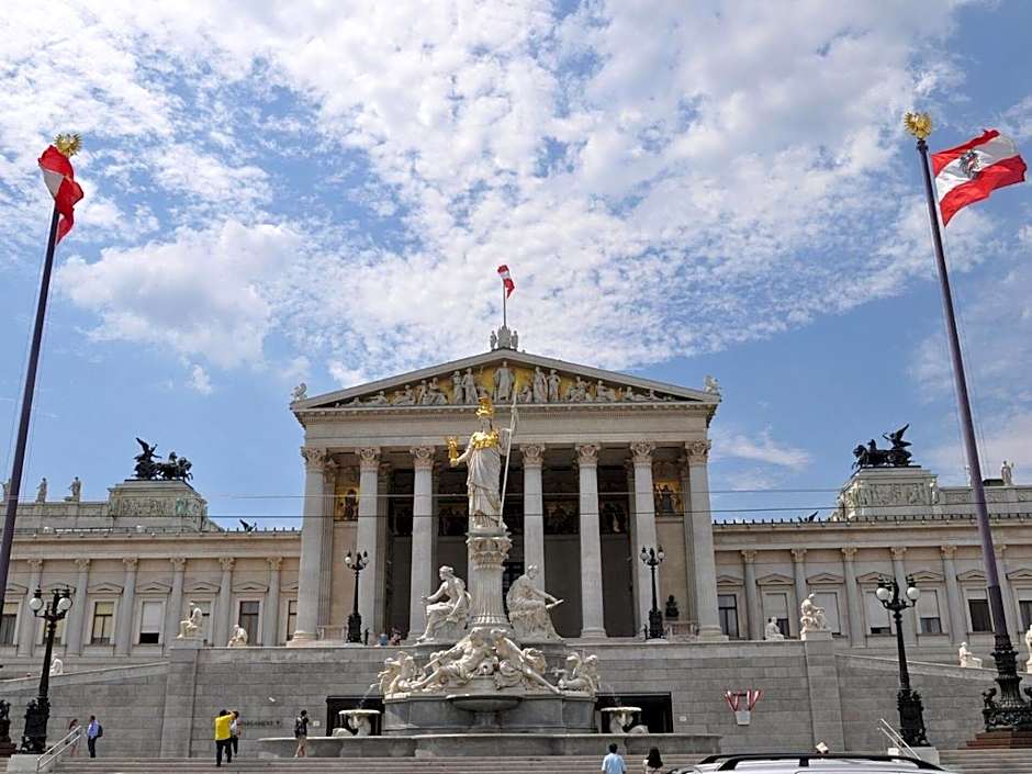 The Levante Rathaus Apartments