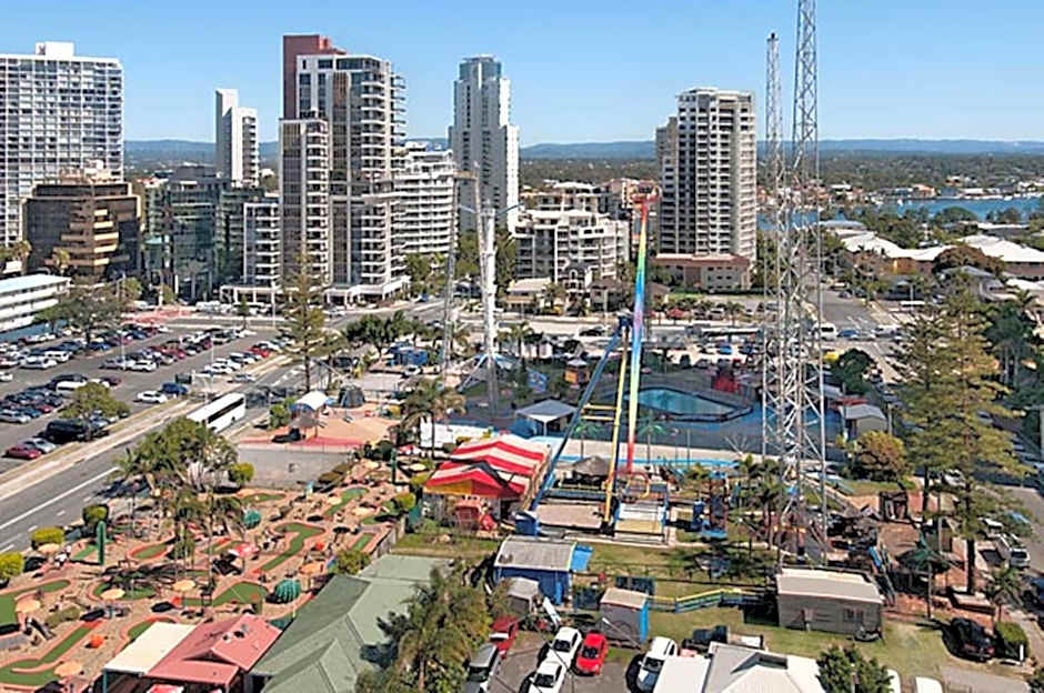 Quarterdeck Apartments