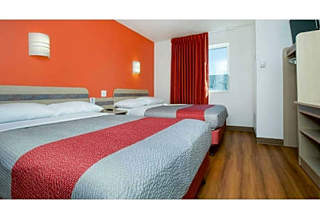 2 Full Beds | ADA/Tub/Micfridge