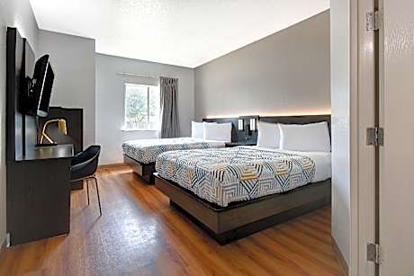 2 Queen Beds | Non-Smoking