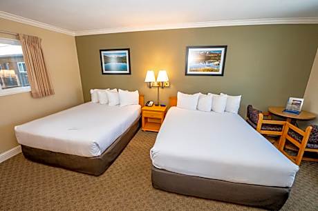 Deluxe Queen Room with Two Queen Beds