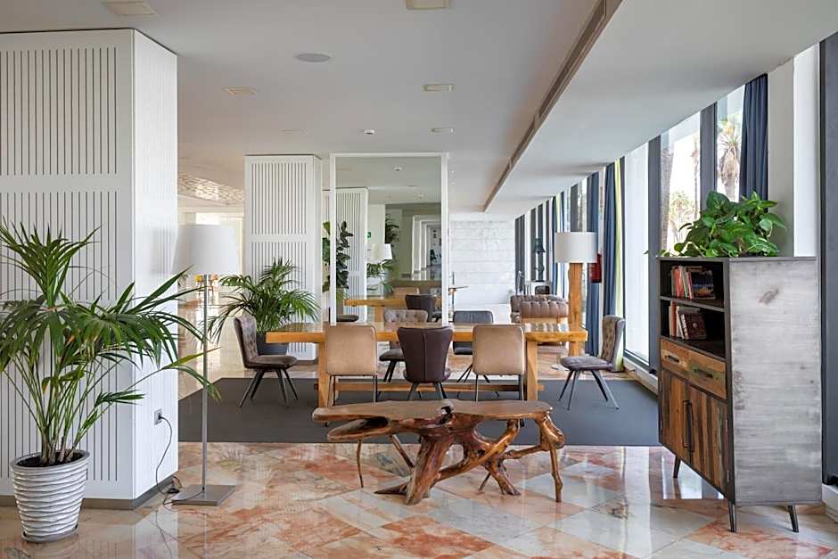 Alexandre Hotel La Siesta