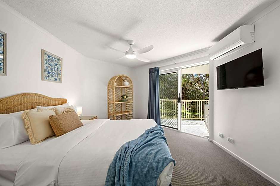 Surfside Buddina Beachfront 3bed Apt - Direct Beach Access