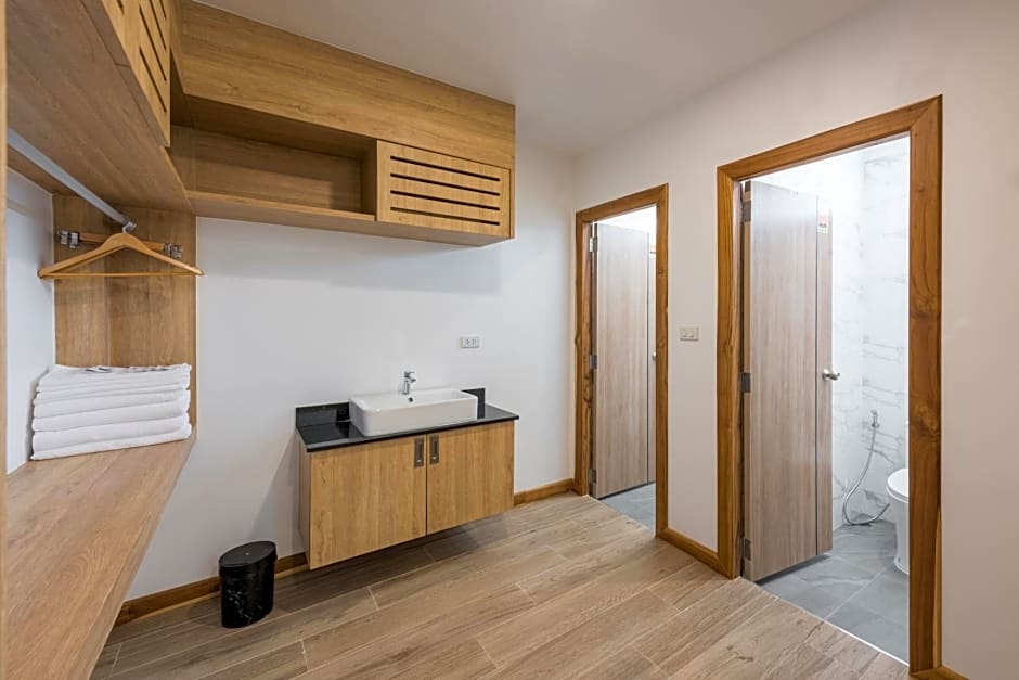 Chiangkhan River Walk Hotel