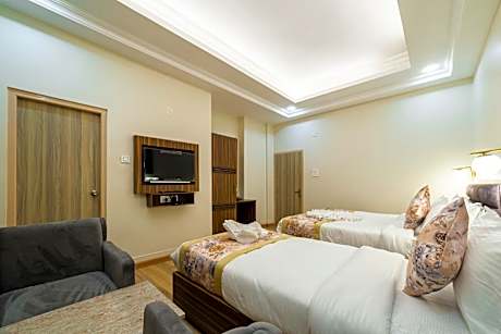 Deluxe Family Room