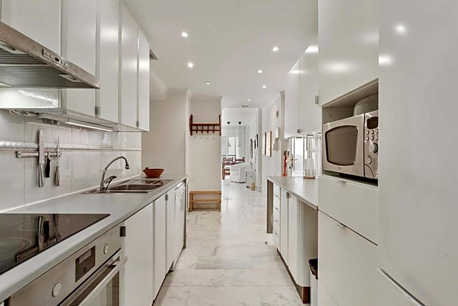 Cozy beachfront apartment in Fuengirola by Costarentals - Ref 25