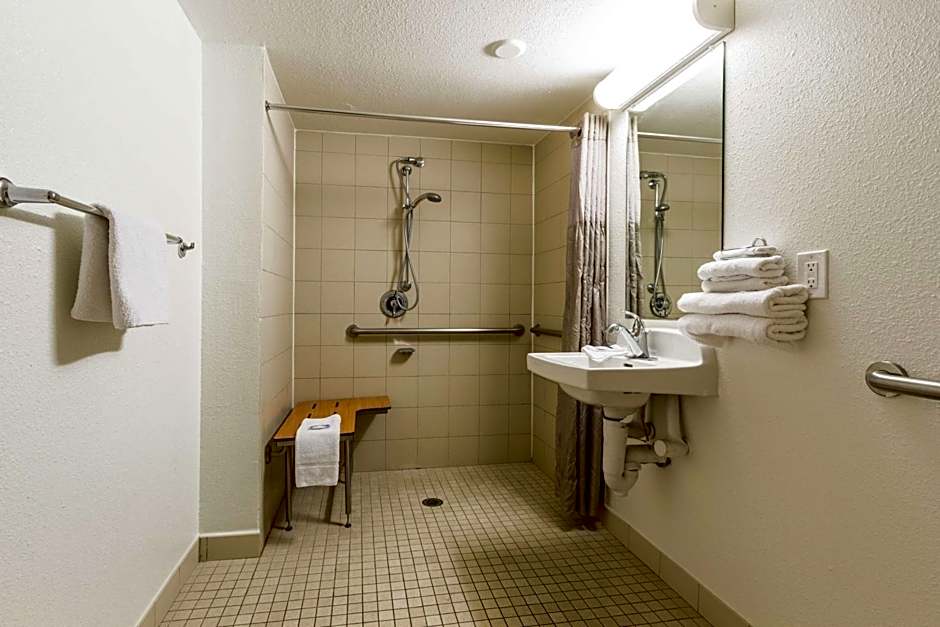 Motel 6 Tempe, AZ – Phoenix Airport – Priest Dr