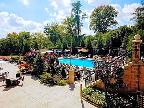 New Hope Inn & Suites