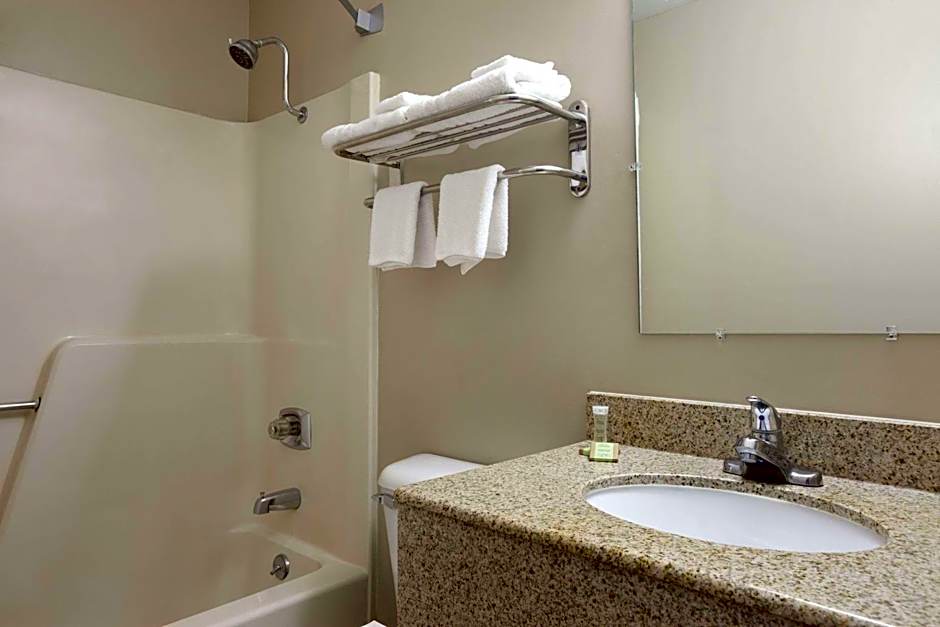 Super 8 by Wyndham Fremont NE