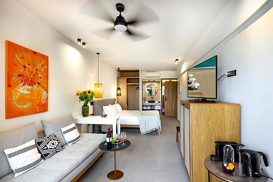 Calla Luxury Seafront Suites