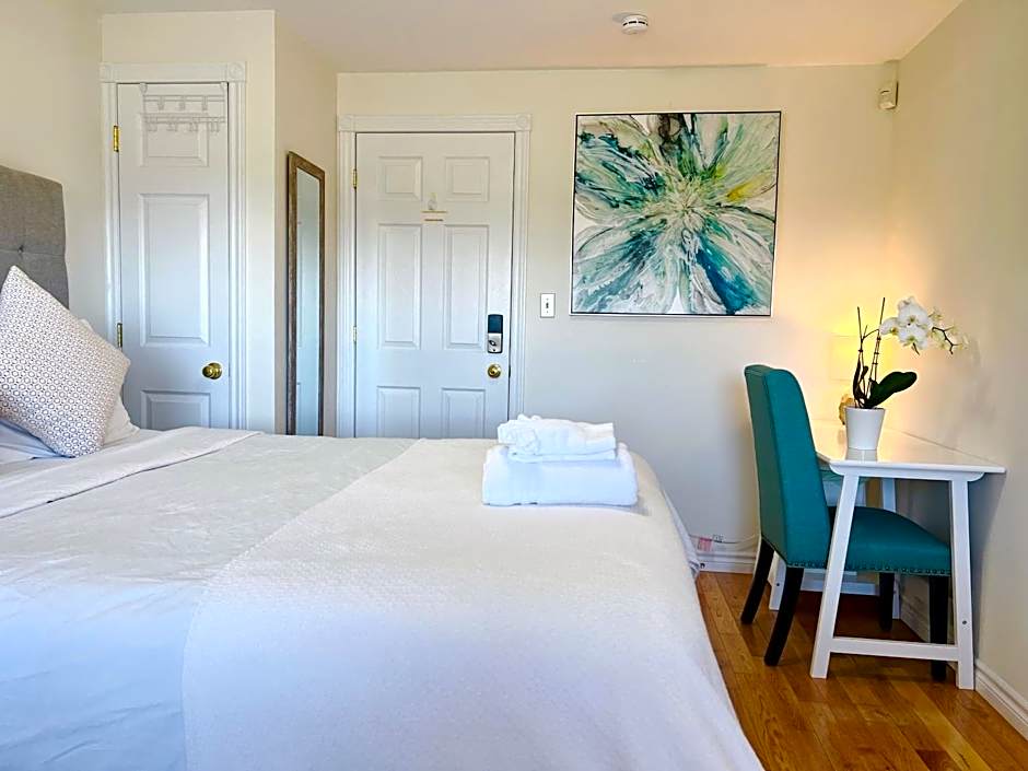 Lee's Ocean Peek B & B