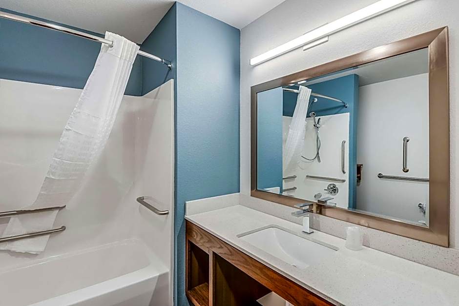 WoodSpring Suites West Des Moines