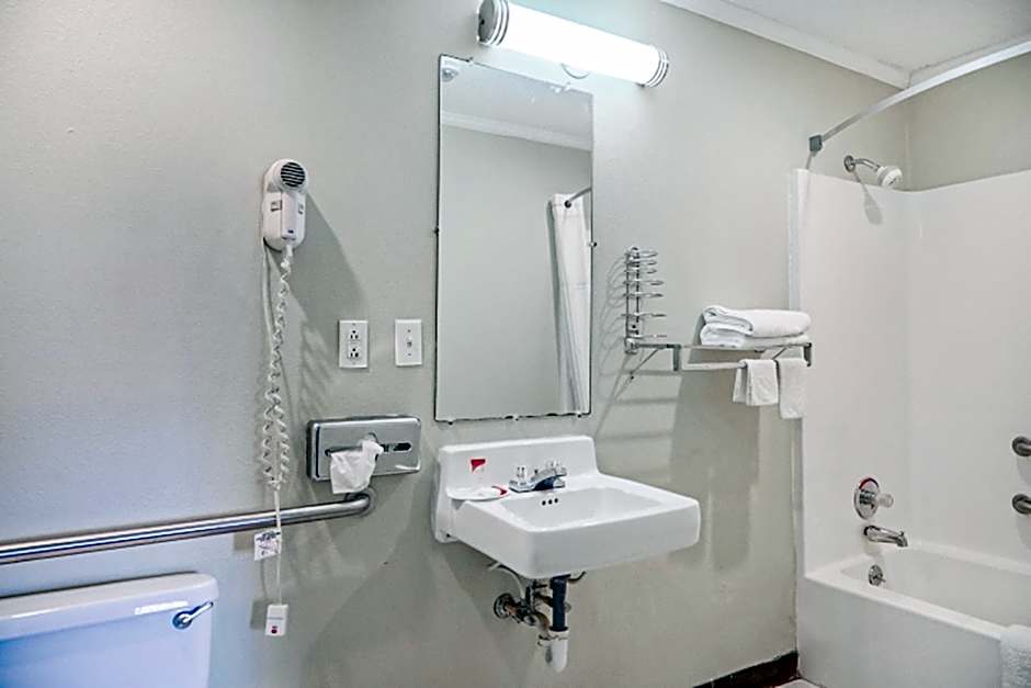 Economy Inn By OYO Ashburn