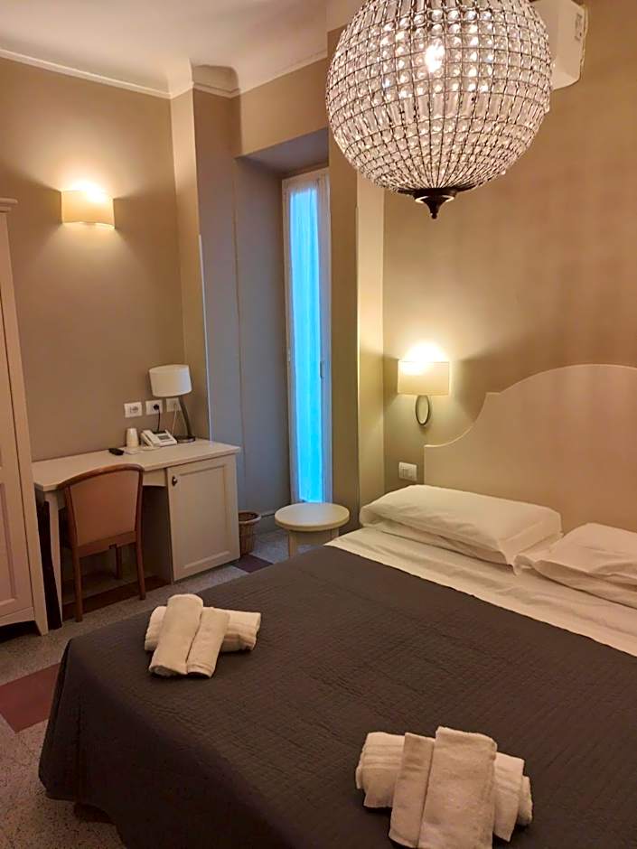 Hotel Eden Alaxi Hotels