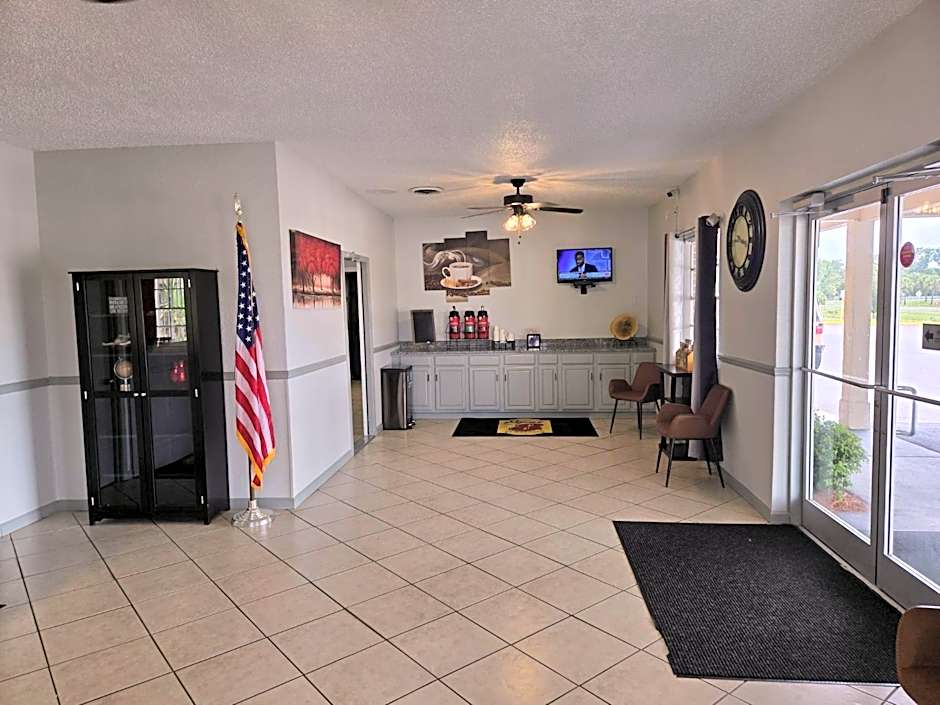 Super 8 by Wyndham Lake City