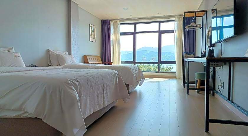 Tongyeong Bridge Hotel