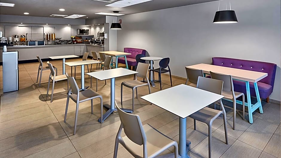 City Express Suites by Marriott Queretaro