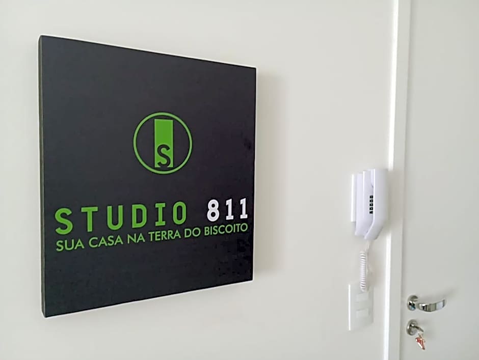Studio 811
