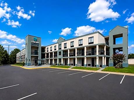 Clarion Pointe - Greensboro Coliseum Area