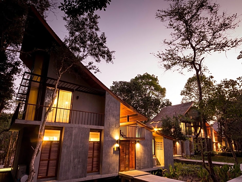 Villa Thalanena By The Beach