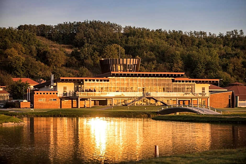 Theodora Golf Club