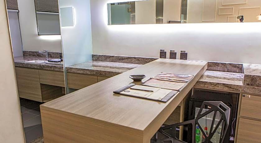 All-Ur Chain Boutique Motel