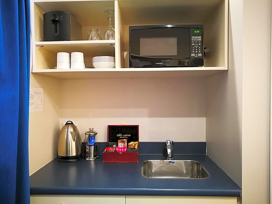 Airport Birches Motel