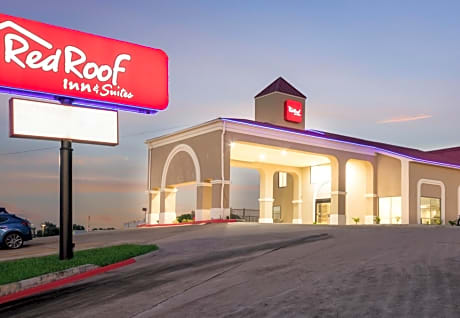 Red Roof Inn & Suites Austin East - Manor