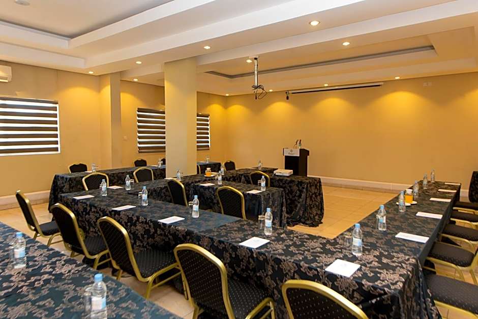 Crossroads Hotel Blantyre
