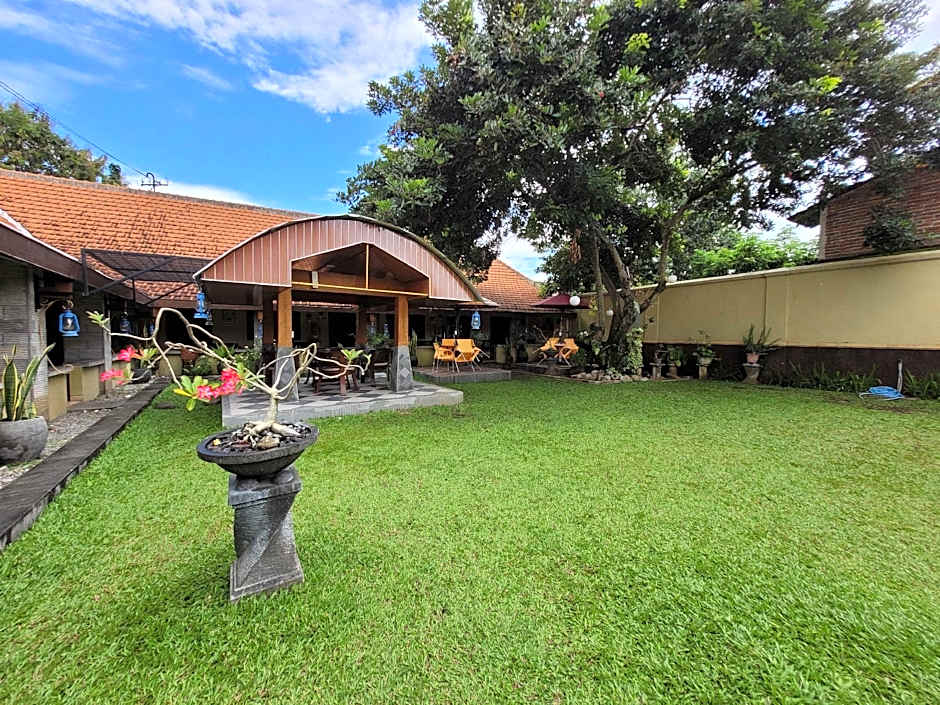Ndalem Katong Guest House Ponorogo