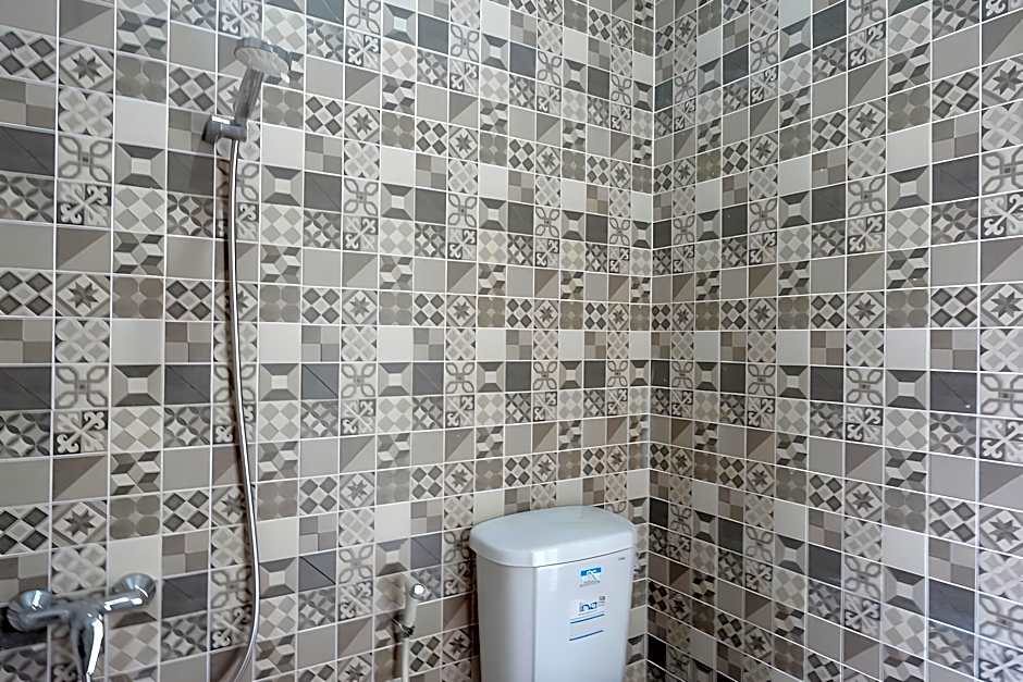 RedDoorz Hostel near Kota Lama Semarang